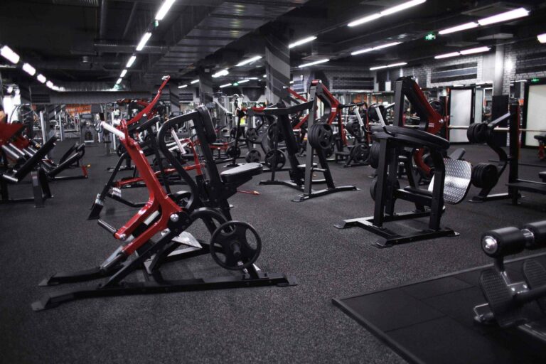 How to Select Durable Commercial Equipment for Gyms and Fitness Facilities
